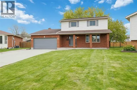 1516 Henley Crescent Sarnia ON N7S 5Z8