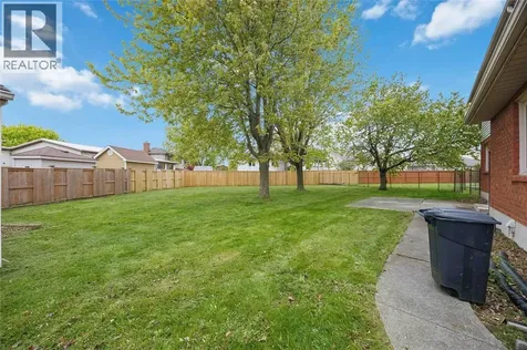 1516 Henley Crescent Sarnia ON N7S 5Z8