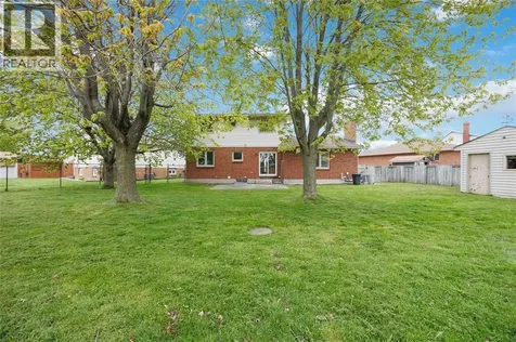 1516 Henley Crescent Sarnia ON N7S 5Z8