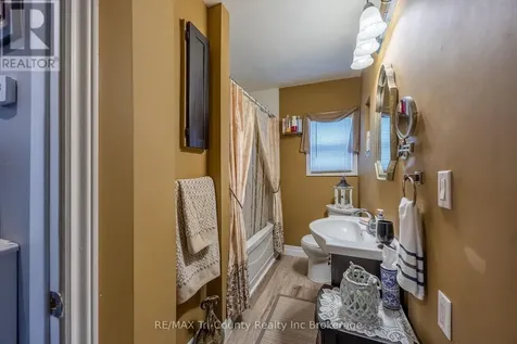 23 Pine Street Tillsonburg ON N4G 1L5
