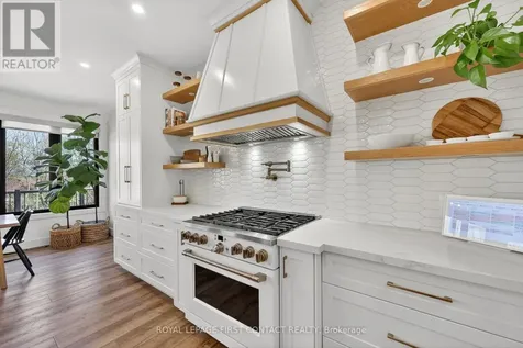 144 Arlynn Crescent Penetanguishene ON L9M 2G9