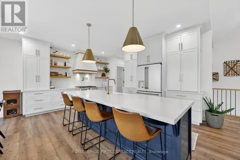 144 Arlynn Crescent Penetanguishene ON L9M 2G9