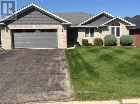 230 4th Street Crescent Hanover ON N4N 3S2