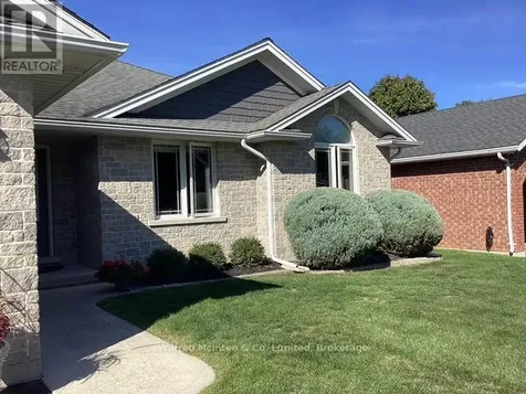 230 4th Street Crescent Hanover ON N4N 3S2