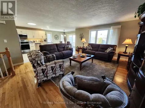 230 4th Street Crescent Hanover ON N4N 3S2