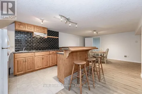 195 Edinburgh Road South Guelph (dovercliffe Park/old University) ON N1G 2H8