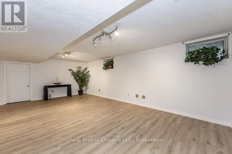 195 Edinburgh Road South Guelph (dovercliffe Park/old University) ON N1G 2H8