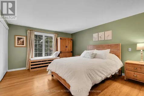 1841 Beattie Avenue Ottawa ON K1H 5R7