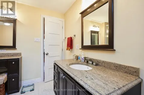 1841 Beattie Avenue Ottawa ON K1H 5R7