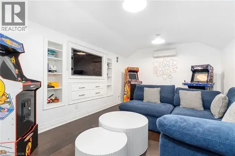 27 Elodia Court Hamilton ON L9C 7R2