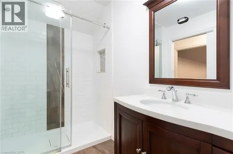 27 Elodia Court Hamilton ON L9C 7R2