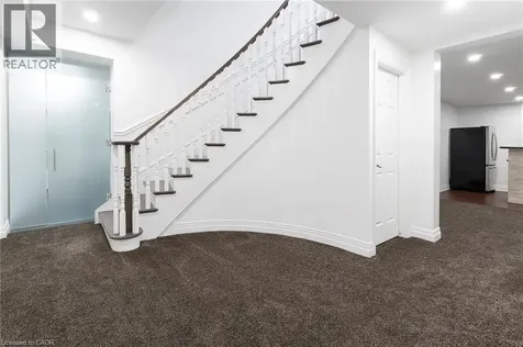 27 Elodia Court Hamilton ON L9C 7R2