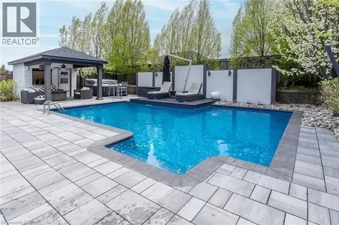27 Elodia Court Hamilton ON L9C 7R2