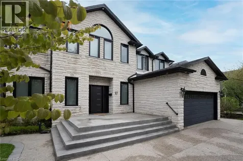 27 Elodia Court Hamilton ON L9C 7R2