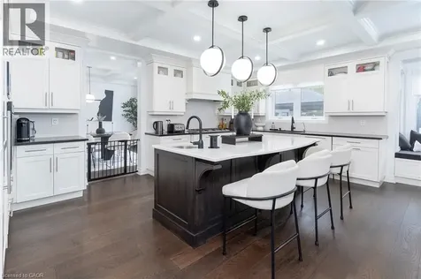 27 Elodia Court Hamilton ON L9C 7R2
