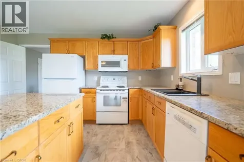 822 Marcuz Court Windsor ON N9G 3C5