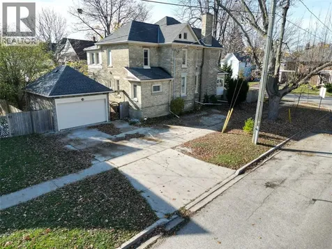 122 Forsyth Street North Sarnia ON N7T 6L3