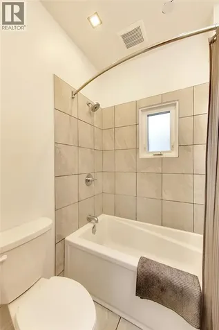 122 Forsyth Street North Sarnia ON N7T 6L3