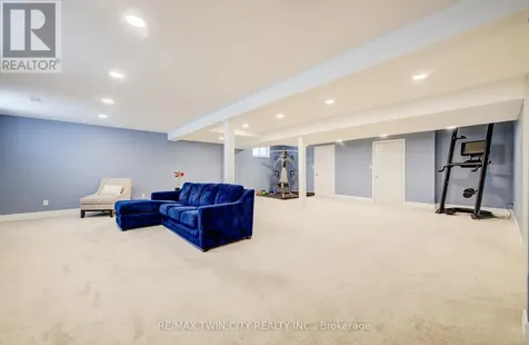 439 Northlake Drive Waterloo ON N2V 1Y6