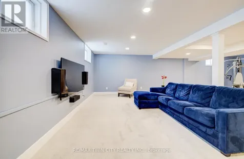 439 Northlake Drive Waterloo ON N2V 1Y6