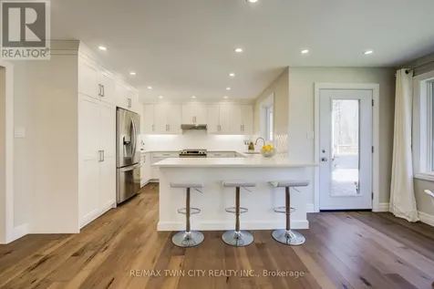 439 Northlake Drive Waterloo ON N2V 1Y6