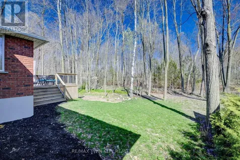 439 Northlake Drive Waterloo ON N2V 1Y6