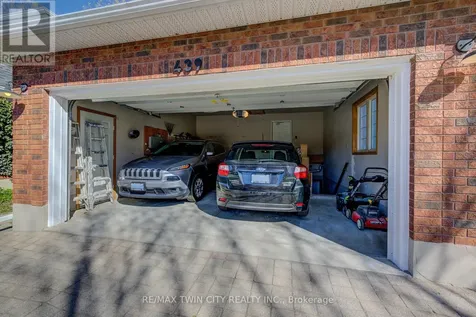 439 Northlake Drive Waterloo ON N2V 1Y6
