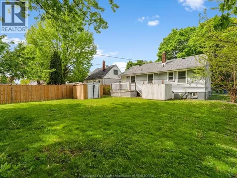 962 Merritt Windsor ON N9B 3C5