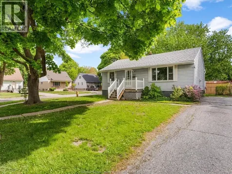 962 Merritt Windsor ON N9B 3C5