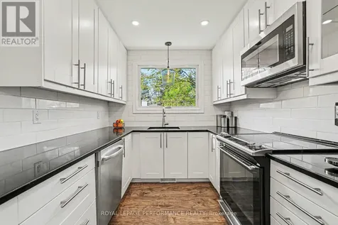 26 Delong Drive Ottawa ON K1J 8H4