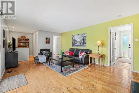 26 Delong Drive Ottawa ON K1J 8H4