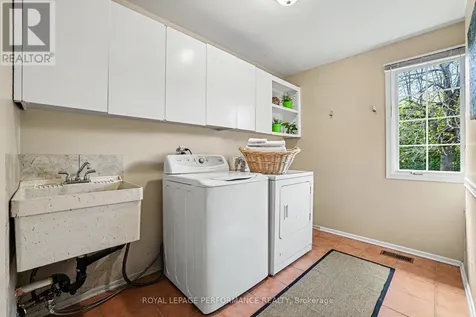 26 Delong Drive Ottawa ON K1J 8H4
