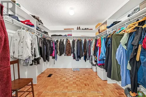 26 Delong Drive Ottawa ON K1J 8H4