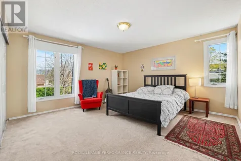26 Delong Drive Ottawa ON K1J 8H4