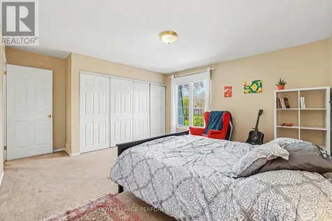 26 Delong Drive Ottawa ON K1J 8H4
