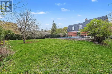 26 Delong Drive Ottawa ON K1J 8H4