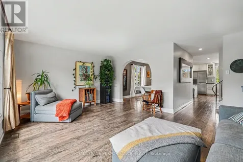 26 Delong Drive Ottawa ON K1J 8H4