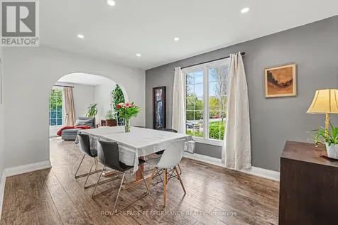 26 Delong Drive Ottawa ON K1J 8H4