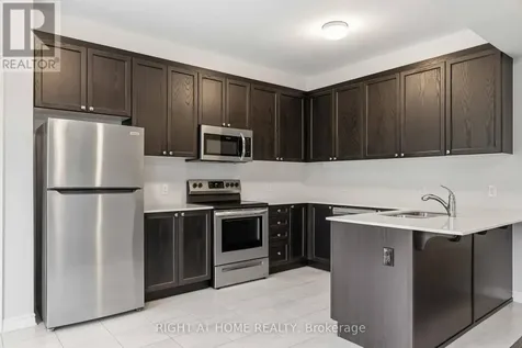 709 Derreen Avenue Ottawa ON K2S 2Z2