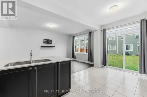 709 Derreen Avenue Ottawa ON K2S 2Z2