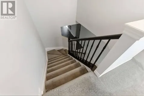 709 Derreen Avenue Ottawa ON K2S 2Z2