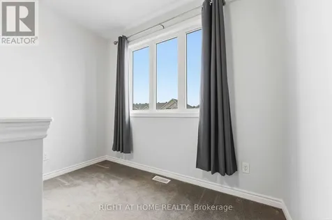 709 Derreen Avenue Ottawa ON K2S 2Z2
