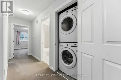 709 Derreen Avenue Ottawa ON K2S 2Z2