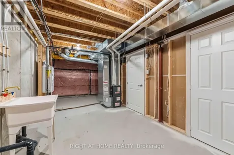 709 Derreen Avenue Ottawa ON K2S 2Z2