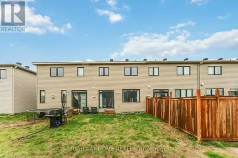 709 Derreen Avenue Ottawa ON K2S 2Z2