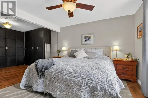 44 Ballantrae Way Ottawa ON K2L 1N5