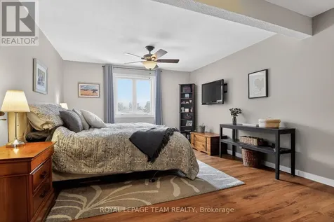 44 Ballantrae Way Ottawa ON K2L 1N5