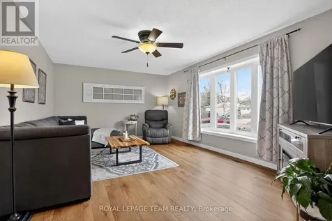 44 Ballantrae Way Ottawa ON K2L 1N5