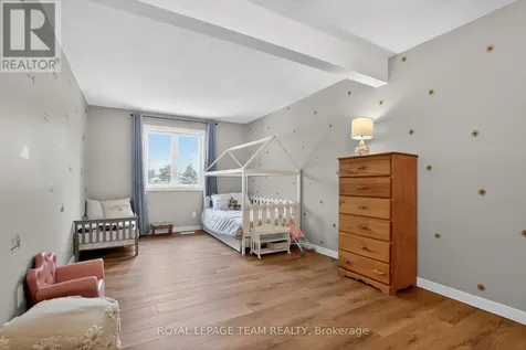 44 Ballantrae Way Ottawa ON K2L 1N5