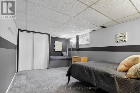 44 Ballantrae Way Ottawa ON K2L 1N5